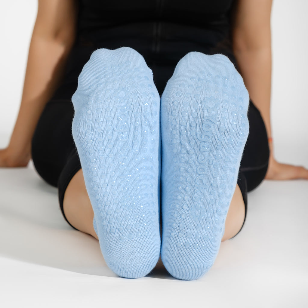 Set Of 2 Yoga Socks Anti-Skid Technology - Light Blue & Fuchsia